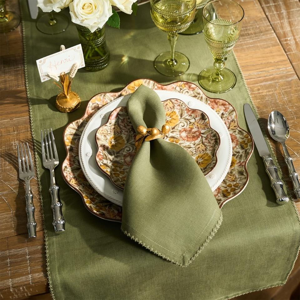 Berry Scallop Napkin Set/4