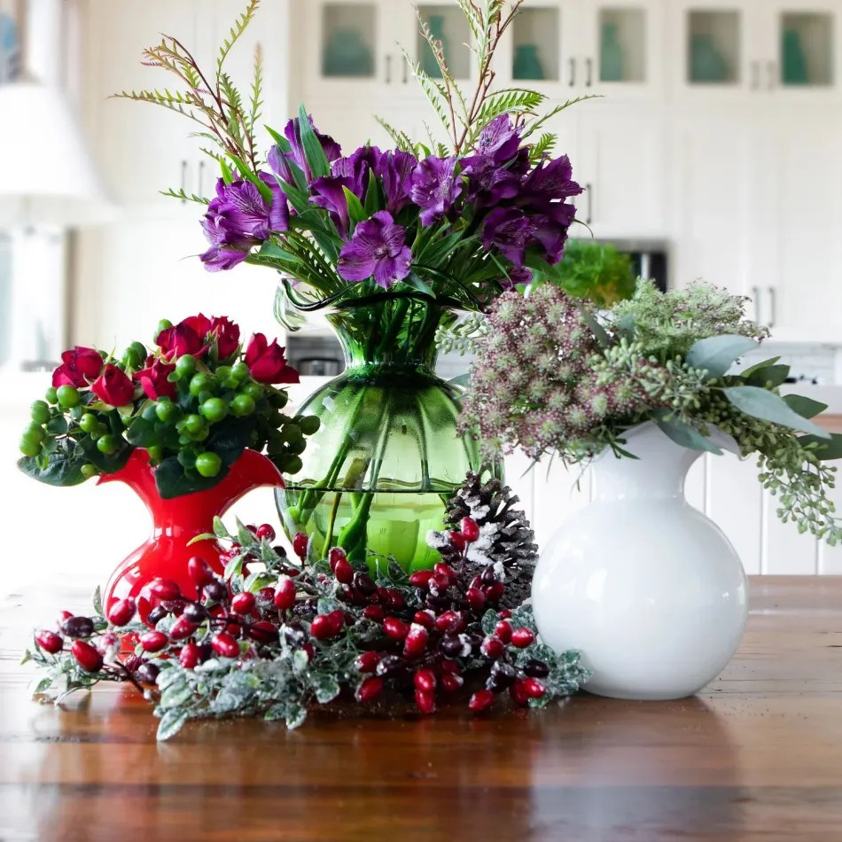Hibiscus Medium Fluted Vase