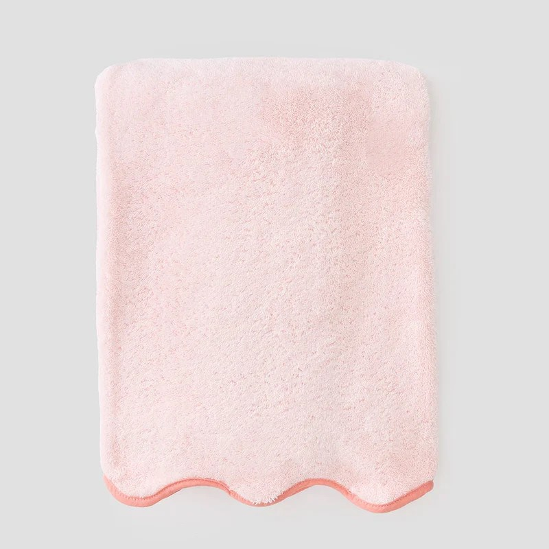 Scalloped Bath Towel